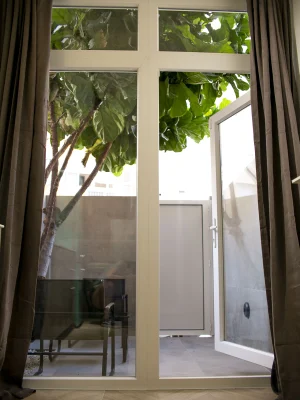 apartamento-deluxe-para-4-personas-con-patio-12